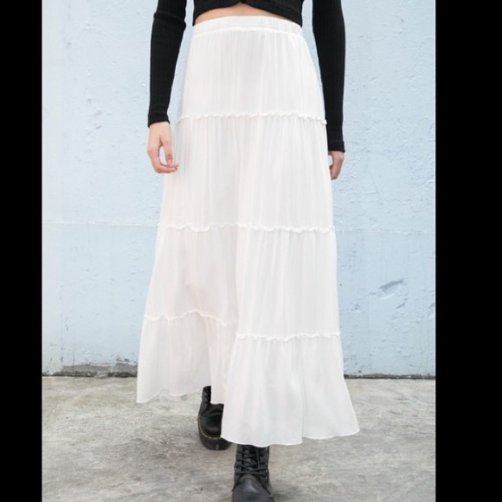 BRANDY MELVILLE IZZY SKIRT